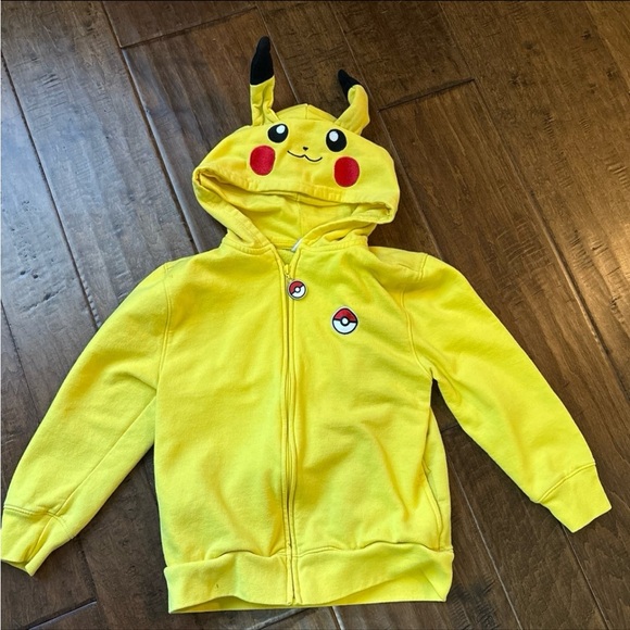 Pikachu Hoodie - Picture 1 of 4